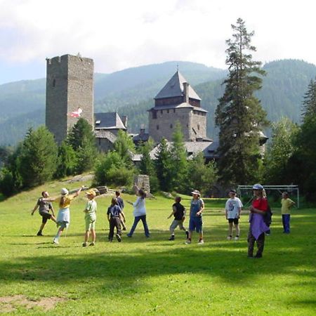 Ramingstein Burg Finstergrunホステル エクステリア 写真