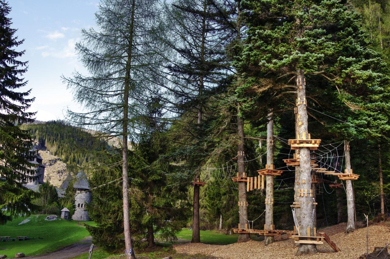 Ramingstein Burg Finstergrunホステル エクステリア 写真